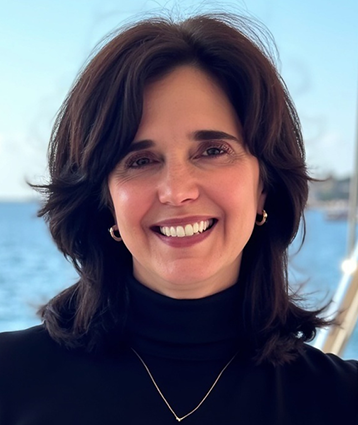 Jen Santoleri headshot