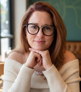 Analia Torregrosa headshot 