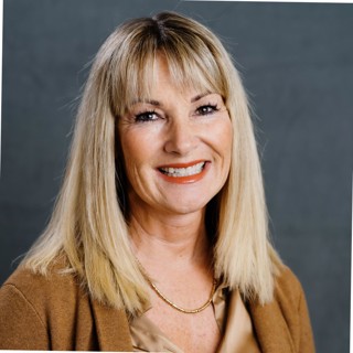Barb Galante headshot